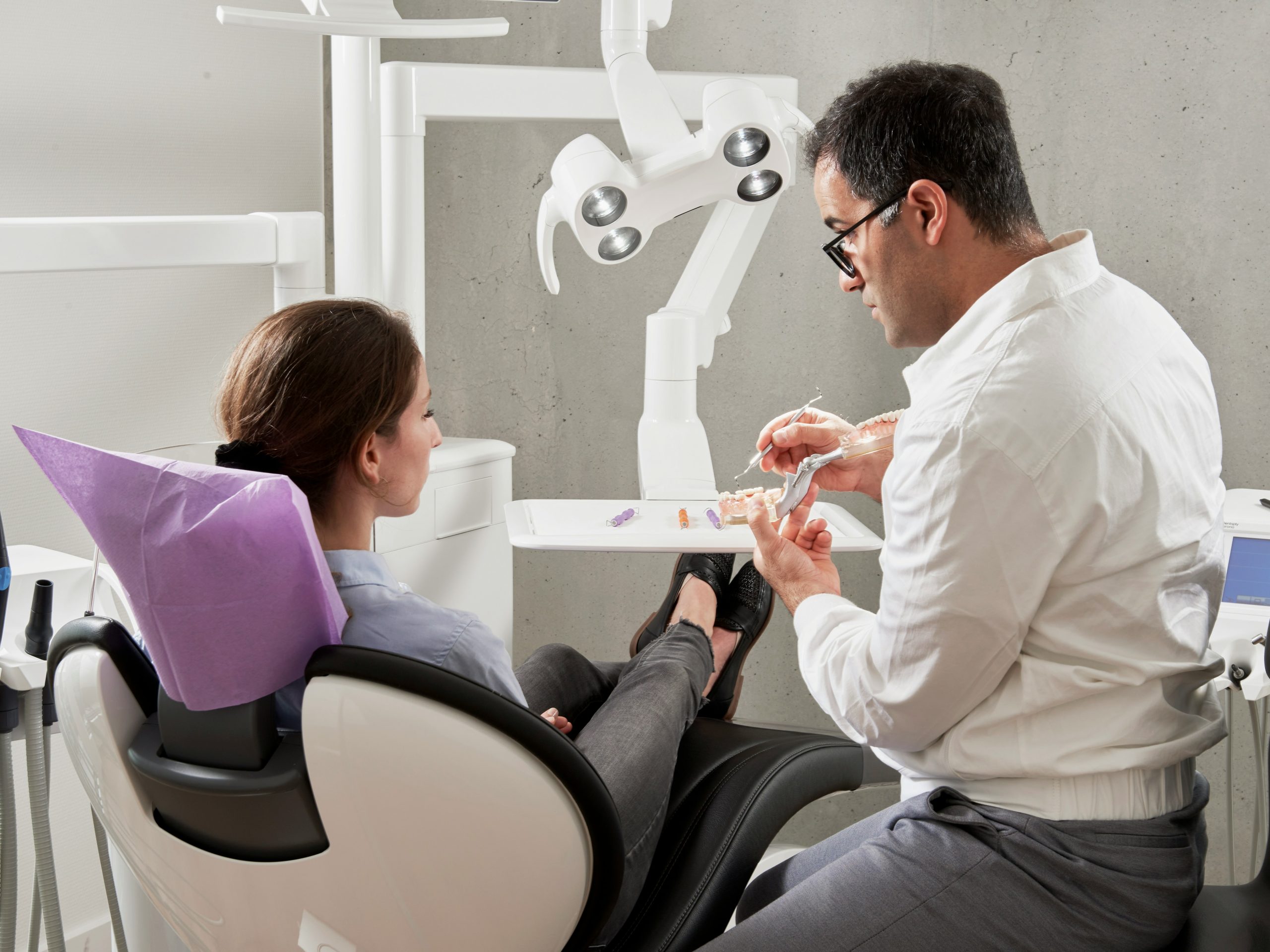 Crown, Filling, or Root Canal? How Dentists Choose the Right Treatment